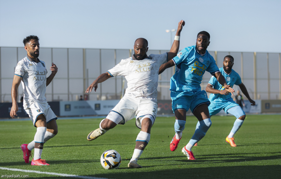 بنكهة يونانية.. العلا يعود بنقاط الباطن