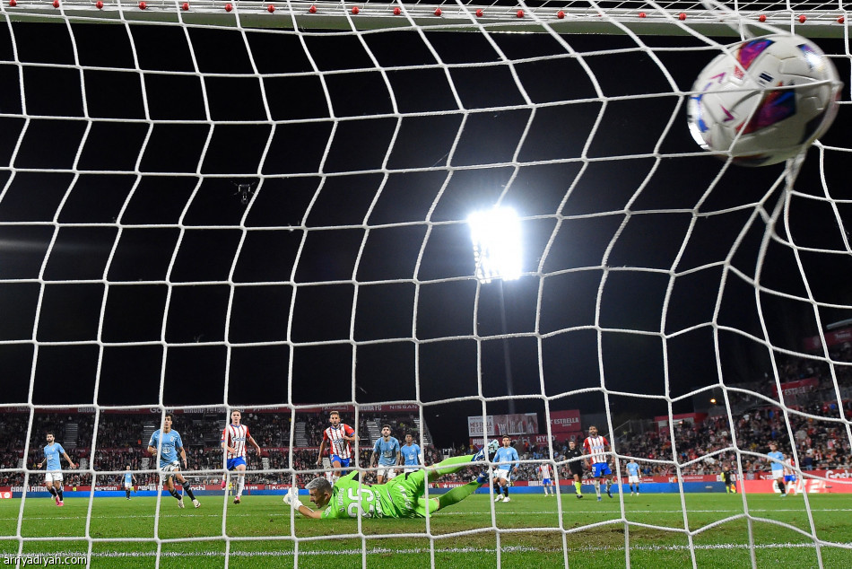 قبل الكلاسيكو.. جيرونا يتصدر الدوري الإسباني