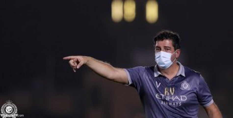 النصر ينهي «مغلقة» الأنوار بـ «العشرة»
