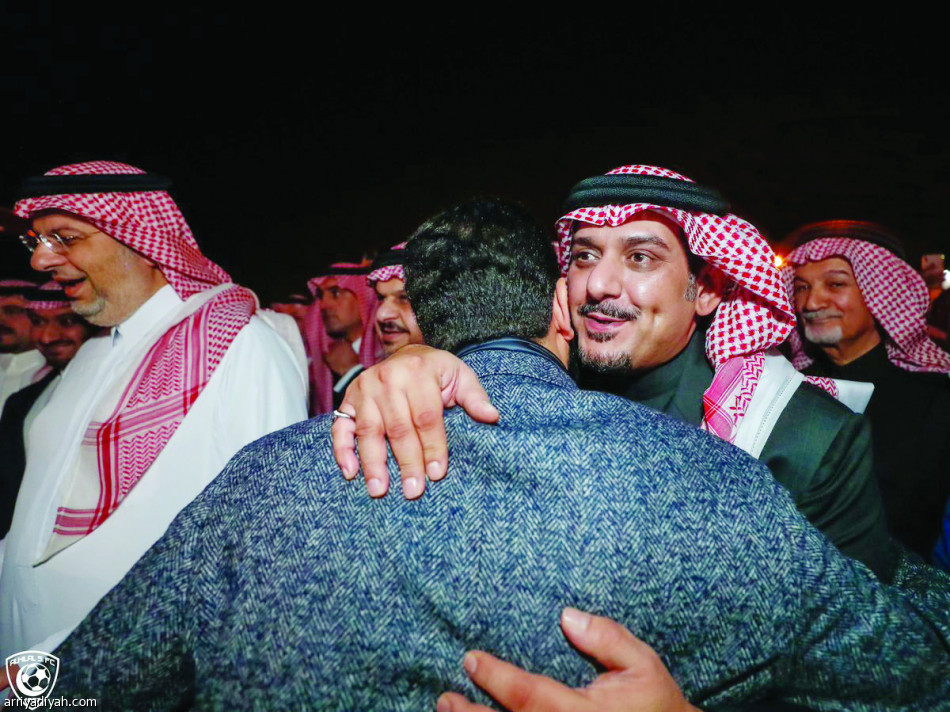 30 دقيقة.. 
استقبال الأبطال في المطار