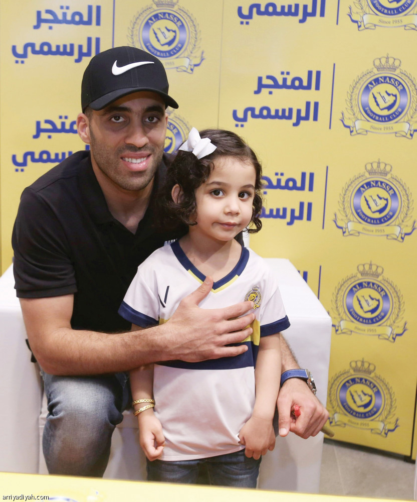 حمد الله وجوليانو
يغلقان متجر النصر