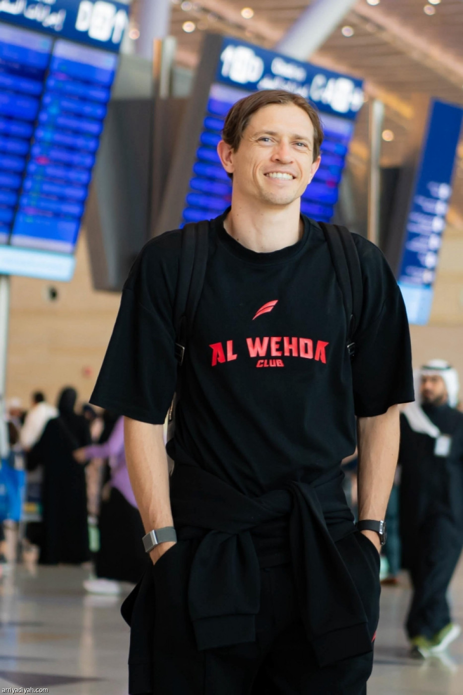 الوحدة يطير إلى أبها