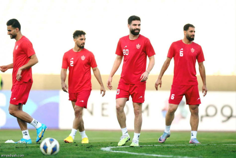 رونالدو
يلغي تدريب أزادي