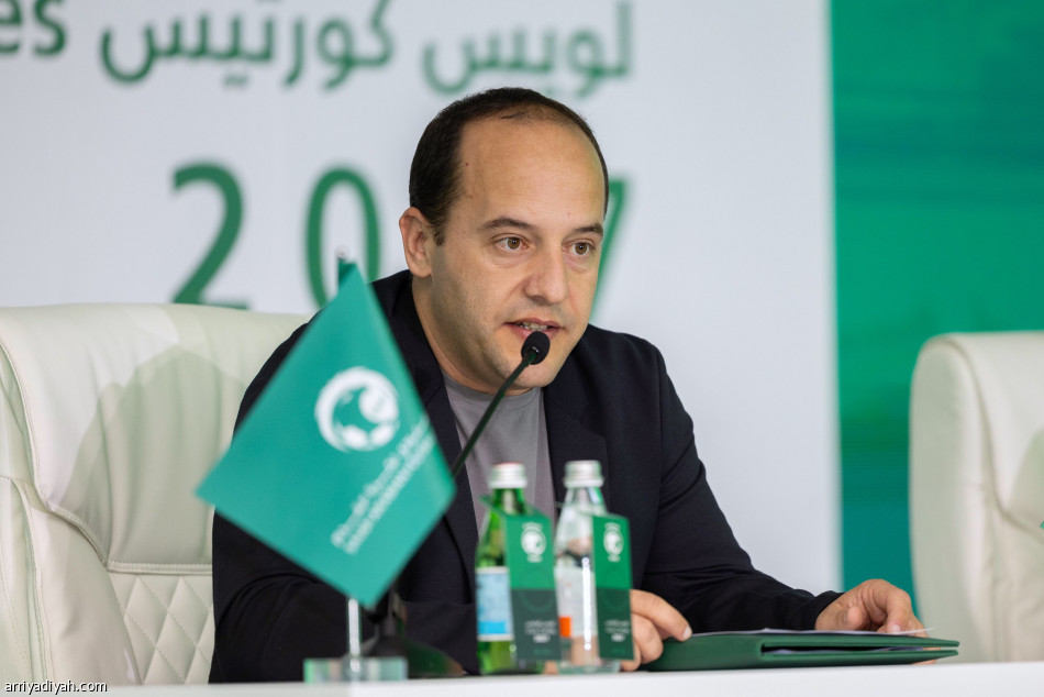 من هو لويس كورتيس المدرب الجديد لأخضر السيدات؟