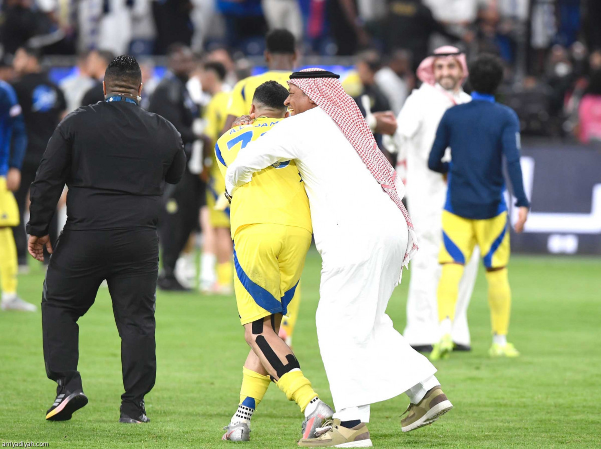 الجمعان يحتفل