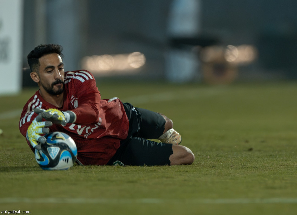 الأخضر يناور.. وتمبكتي يغيب