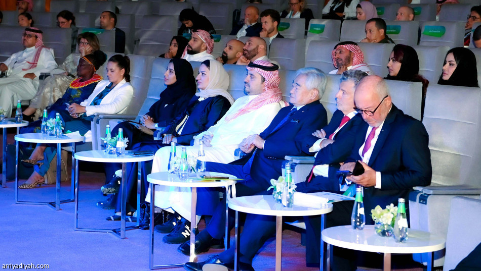 منتدى الرياضة والسلام يختار
نادية بطل العام