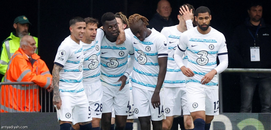 ثلاثية بورنموث تمنح لامبارد انتصاره الأول