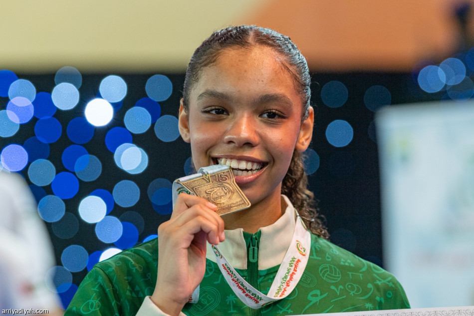 الألعاب العربية.. 3 ميداليات في المصارعة المبارزة