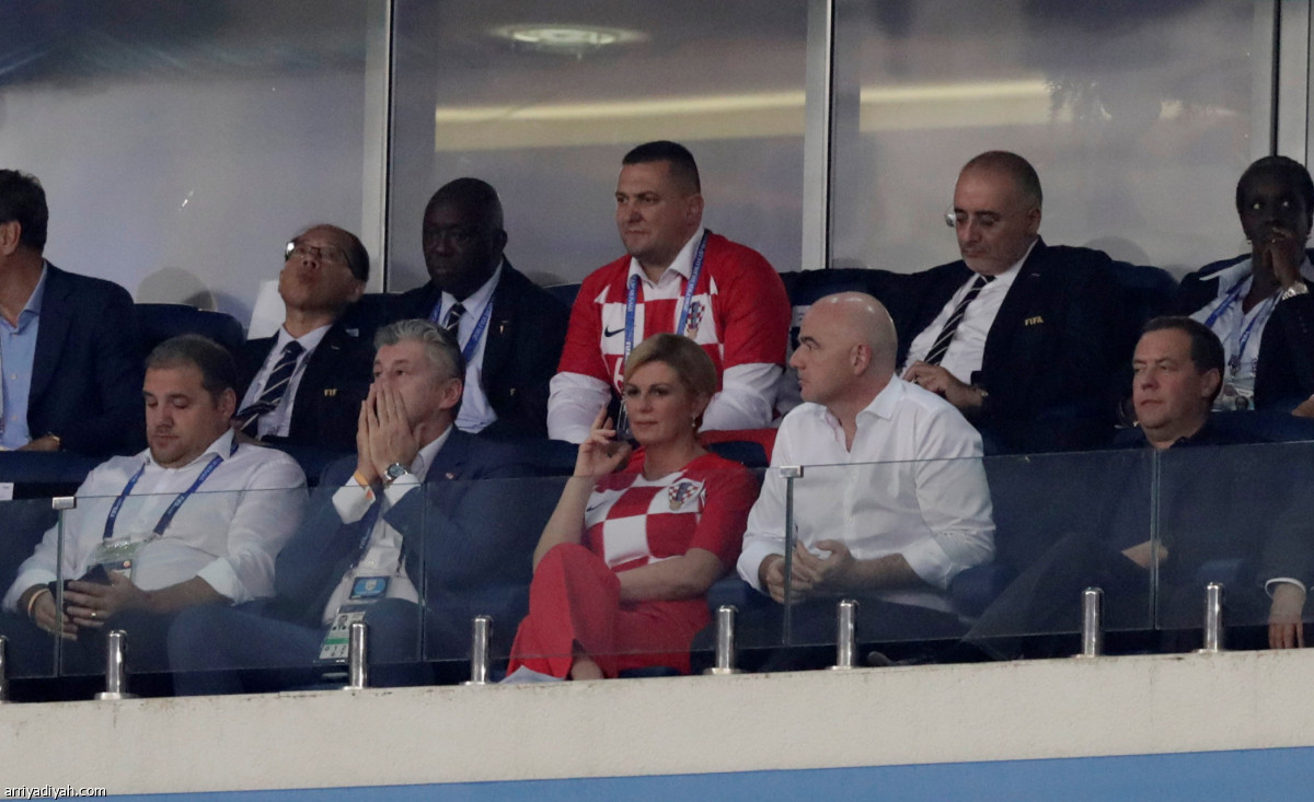 الرئيسة تحتفل