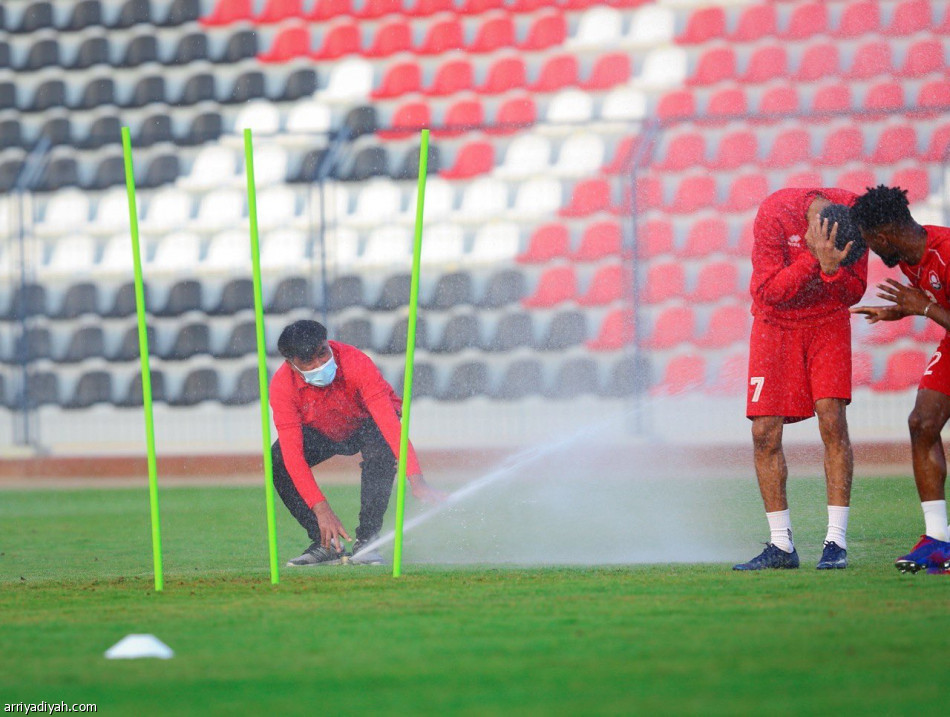 مدرب الرائد يرسم خطة الهلال