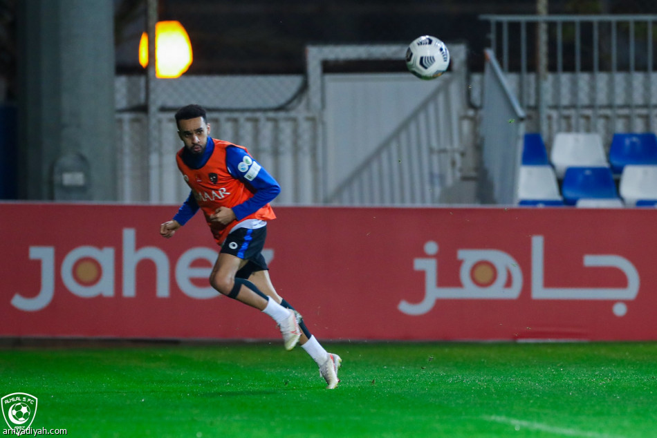الهلال يفقد جيوفينكو والوطيان أمام الفتح