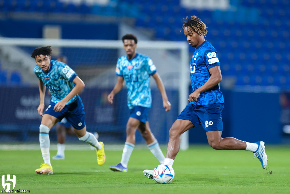 قبل الوحدة.. دياز يناور «هلال19»