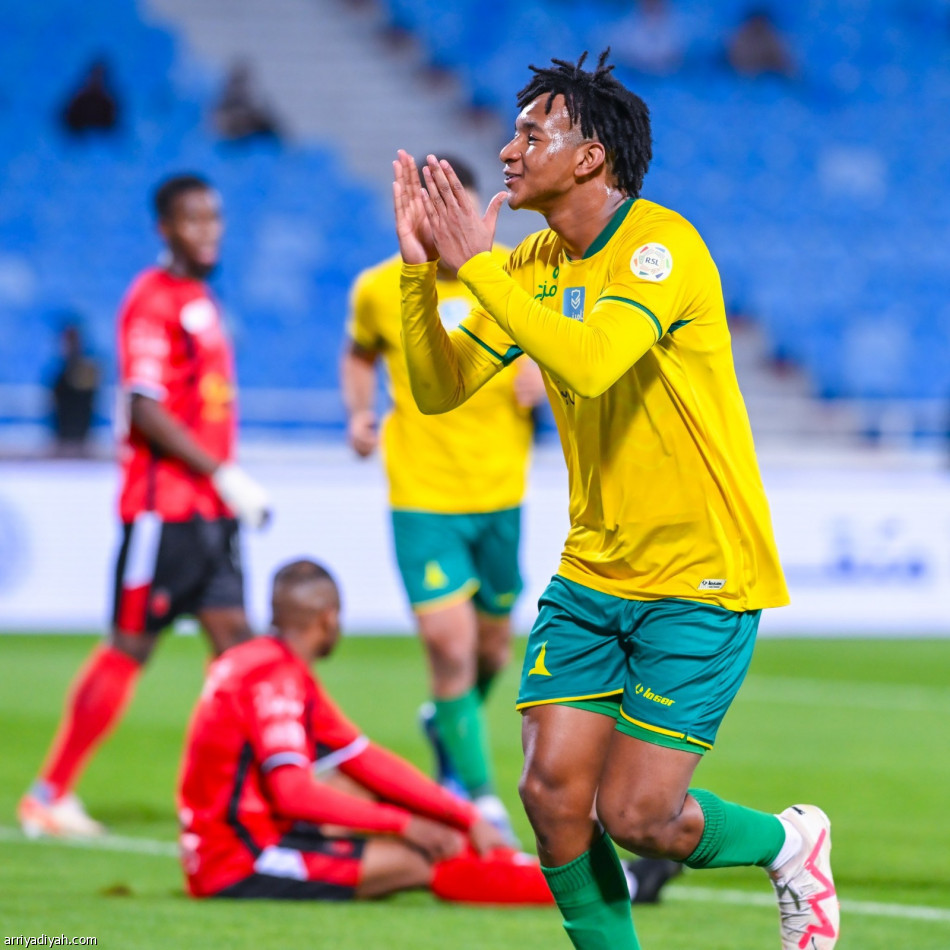 الخليج يعود بنقاط الرياض