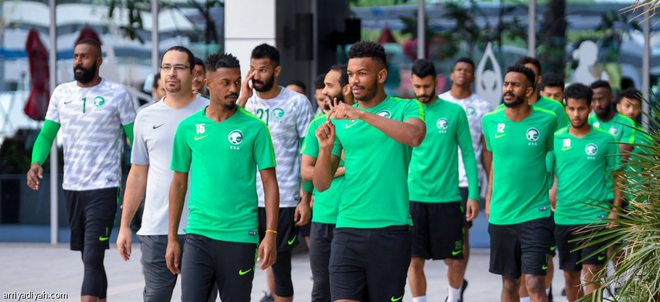 الأخضر يفتح ملف اليابان