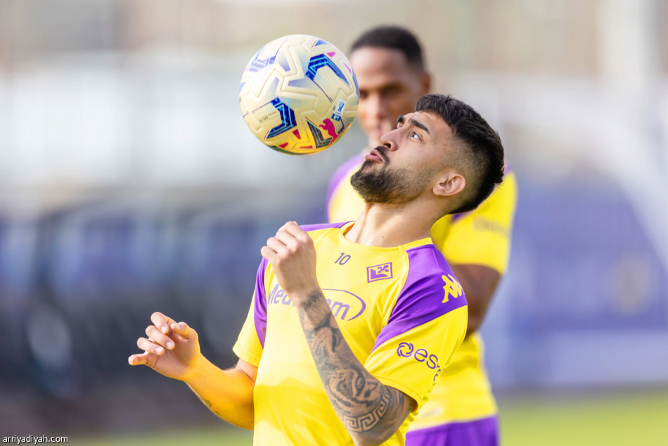 الشمري
يلاحق الـ «فيولا»