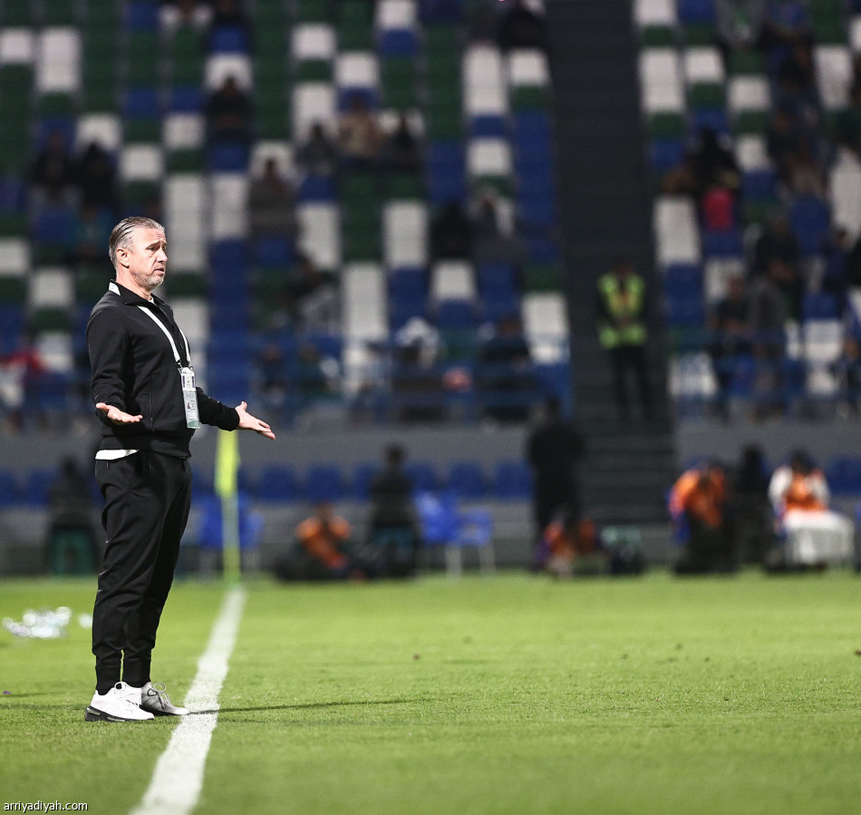 الطائي يهيمن.. ويحرم الفتح انتصاره الأول على ملعبه