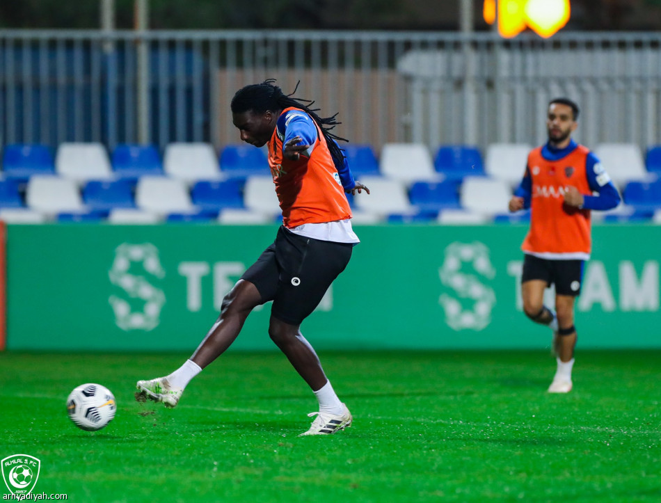 الهلال يفقد جيوفينكو والوطيان أمام الفتح