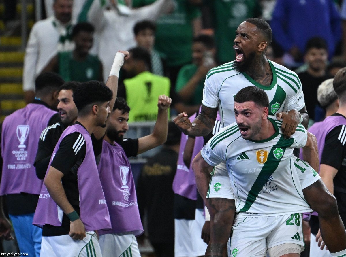 الأهلي يعود إلى النهائي