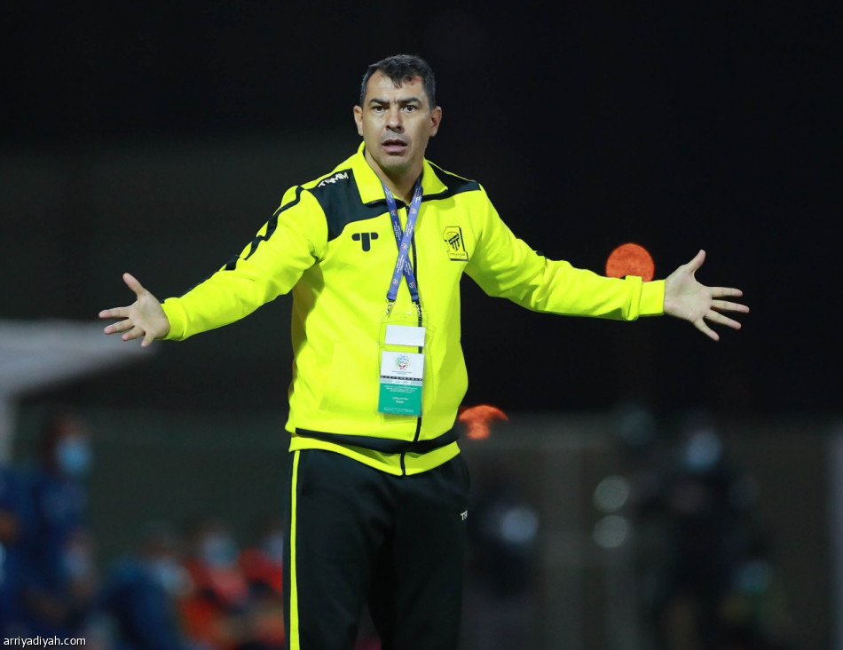الشباب والاتحاد يعطلان بعضهما بالتعادل