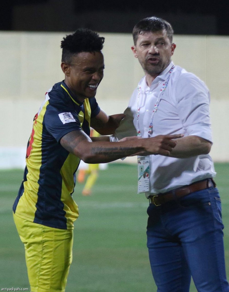 الحزم يقترب من البقاء في دوري المحترفين