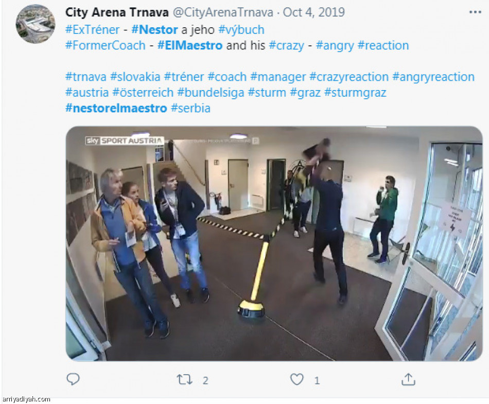 المايسترو
يقاطع السوشال ميديا