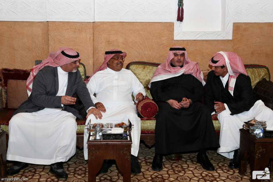 الحلافي يجمع كبار النصر