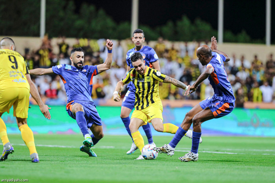 انتزع نقاط الفيحاء..
الاتحاد يلحق بالنصر والهلال