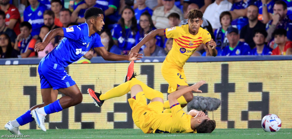 برشلونة يتعثر.. وطرد رافينيا وتشافي