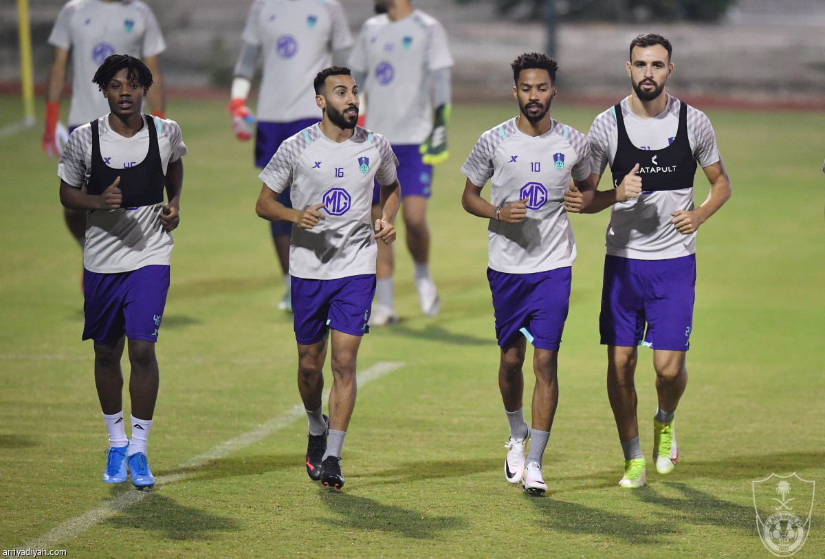 هاسي يقسم الأهلي