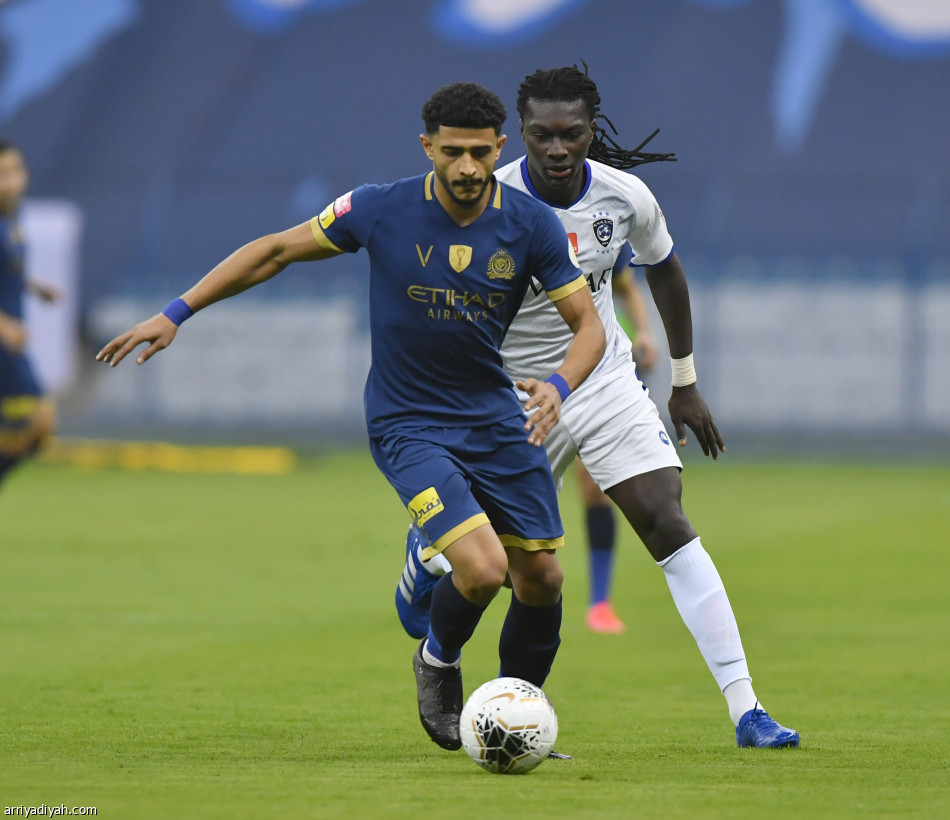 الهلال يمزق النصر.. ويحلق وحيدا