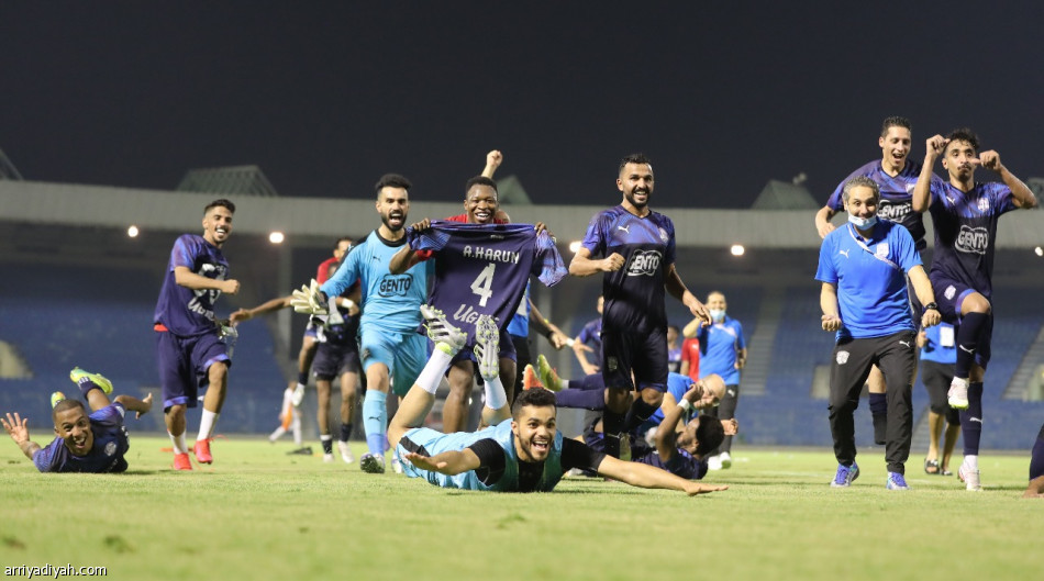 العين على بعد نقطة واحدة من الصعود