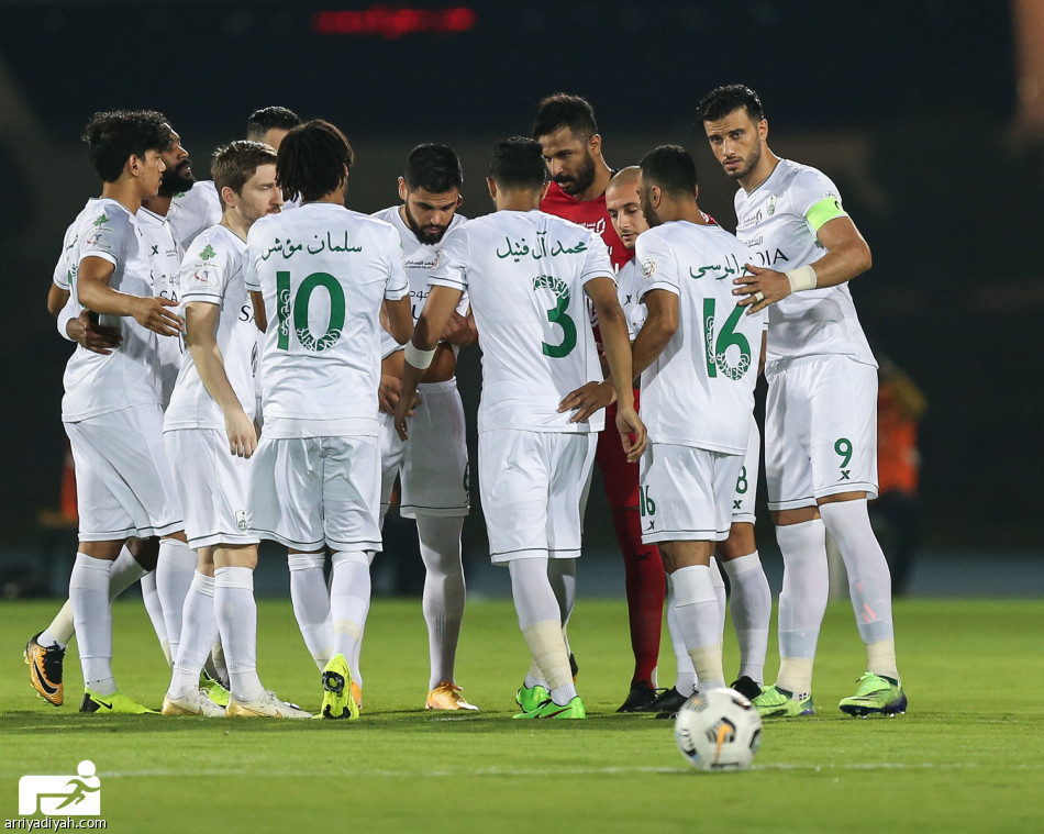 «هدف تاريخي» يقود الأهلي لملاحقة الهلال