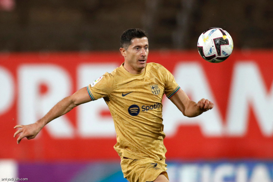 برشلونة يسقط مايوركا بهدف ليفاندوفسكي