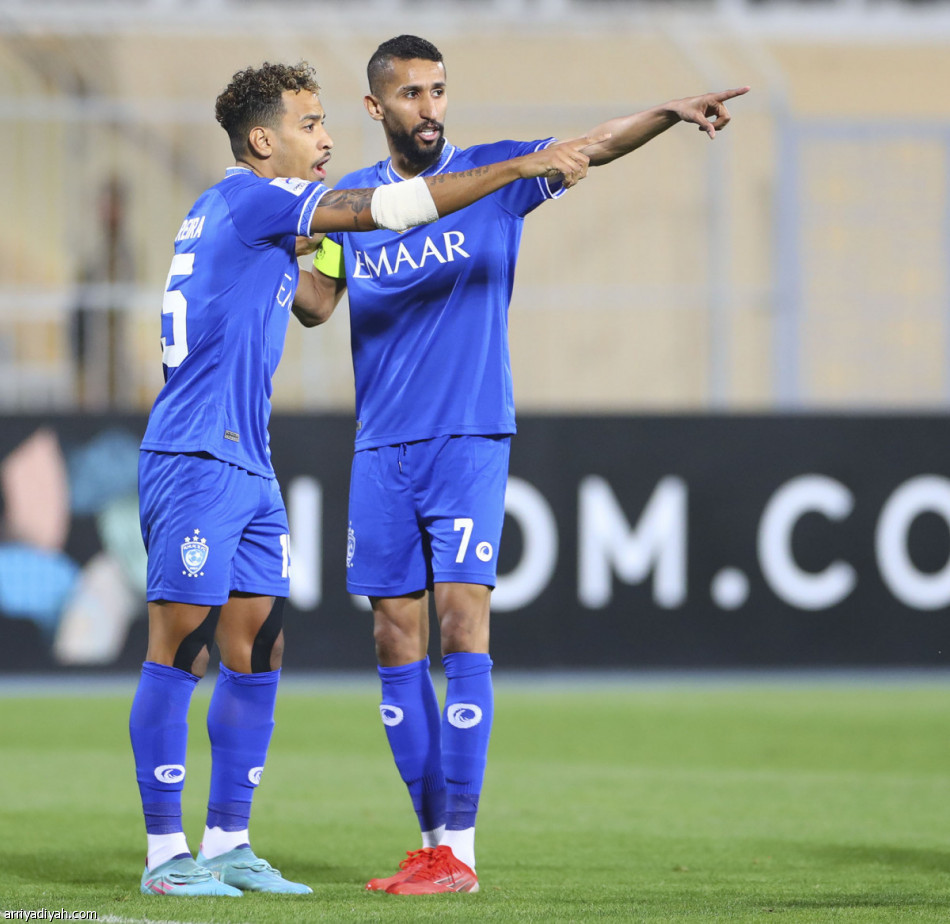 الهلال يبدأ  حملته الآسيوية بثنائية الشارقة