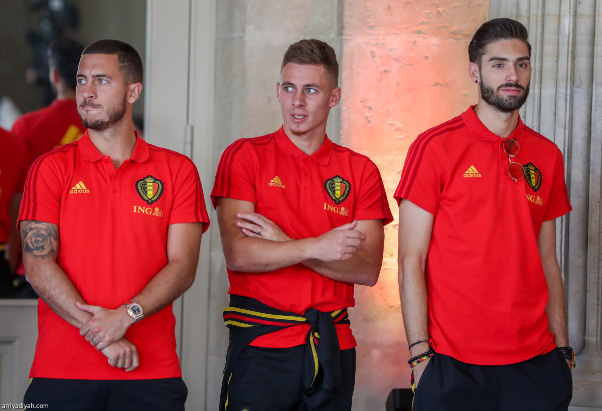 هازارد ورفاقه في ضيافة الملك