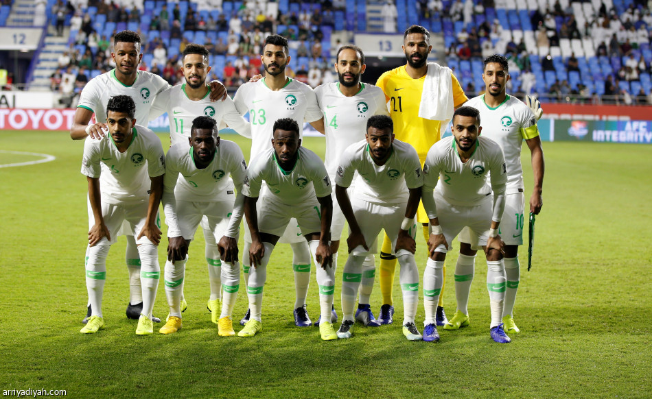 الصقور يحلقون إلى دور الـ 16