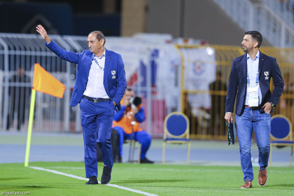 الهلال يعبر الخليج بثنائية إيجالو