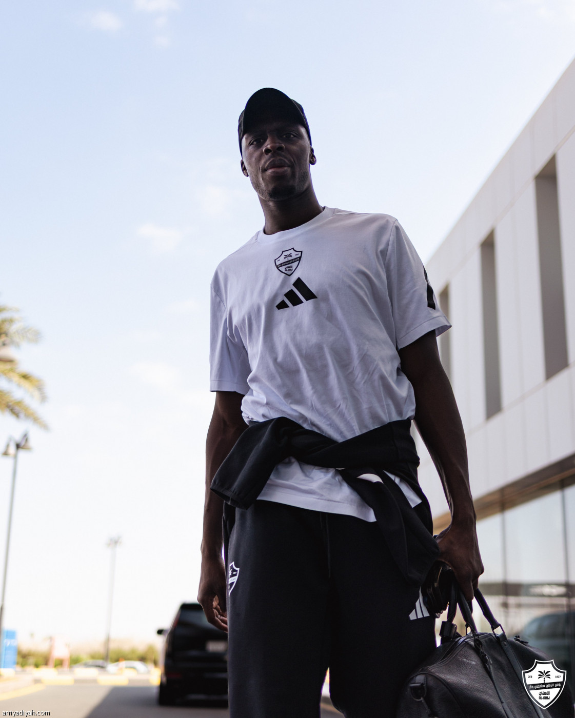 الأهلي يغادر