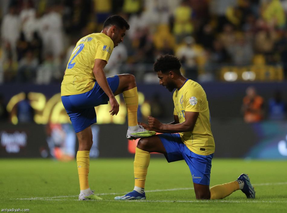 رونالدو ينذر الهلال بثنائية في الأخدود