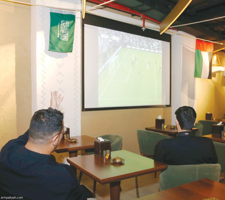 السوبر  يسرق جماهير آسيا