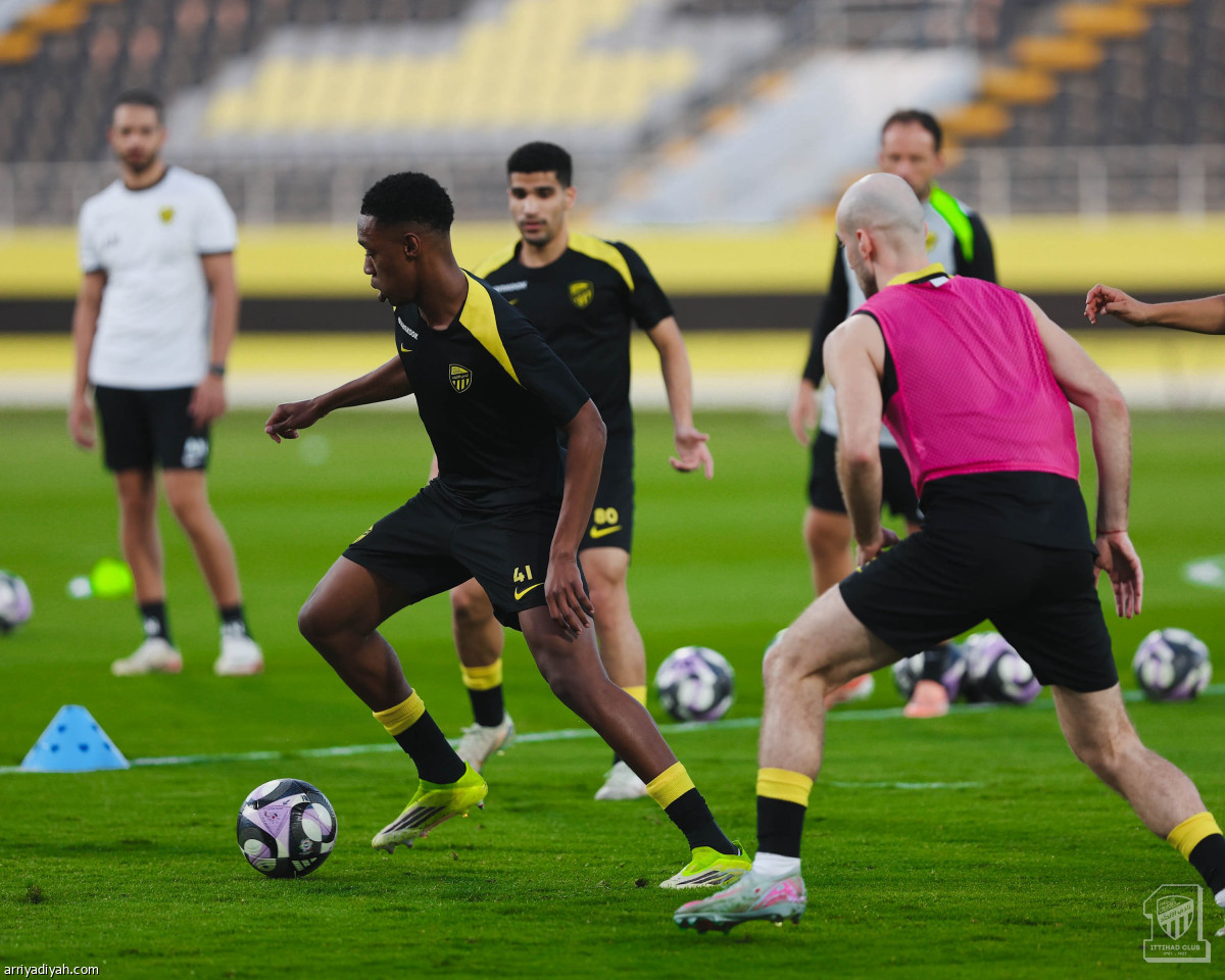 الاتحاد يستأنف الركض