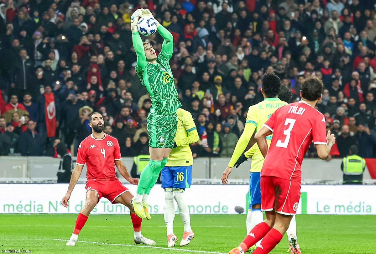 أجانب روشن.. يوم حافل