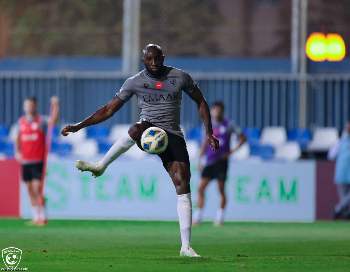 الهلال يعود بعد الراحة