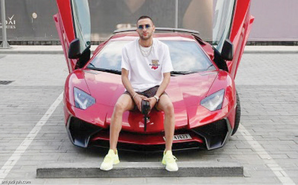 5 يستعرضون 
السيارات الفارهة عبر السوشال