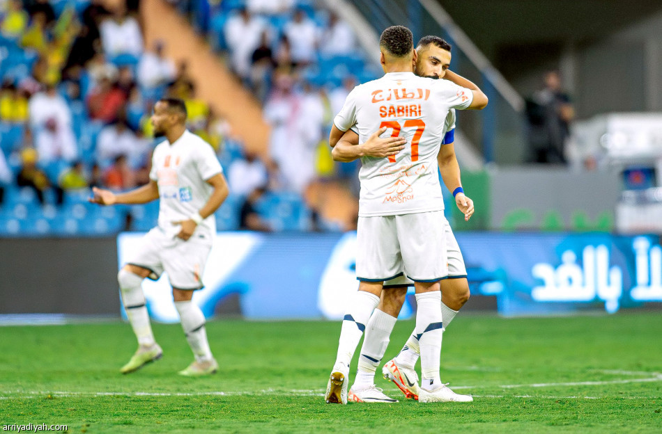 رأس وقدم..
تاليسكا يضرب الفيحاء بالرابع