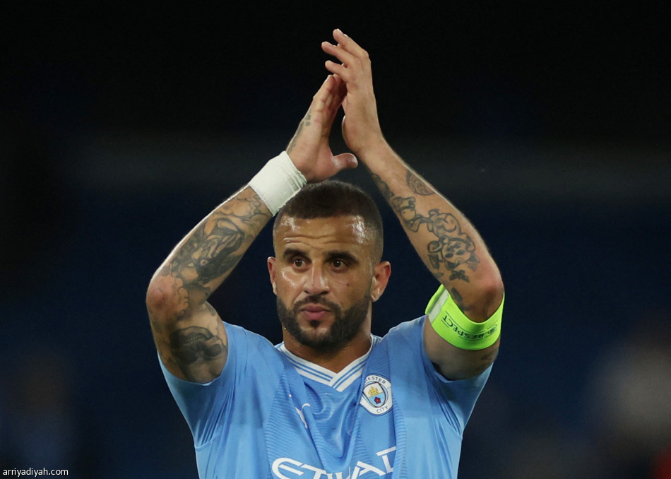 سيتي يدشن حملة الدفاع عن اللقب بنقاط النجم الأحمر