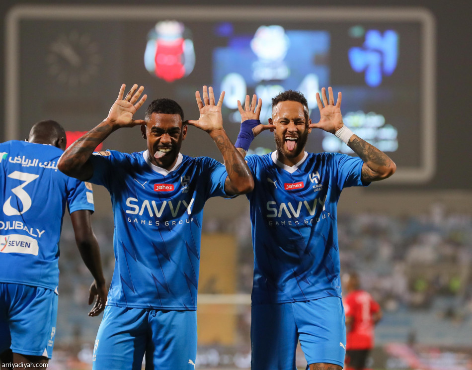 الهلال يمزق شباك الرياض في ليلة مشاركة نيمار