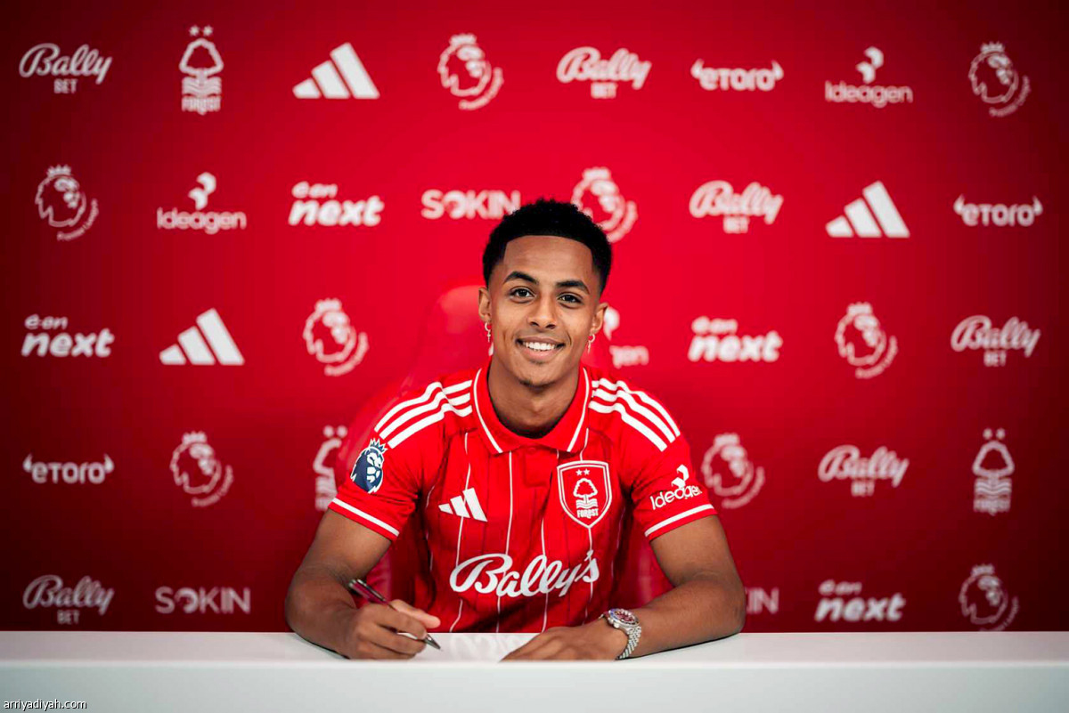 هاتشينسون.. صفقة قياسية