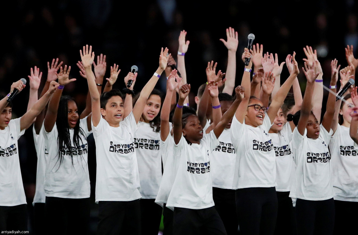 توتنهام يدشن ملعبه